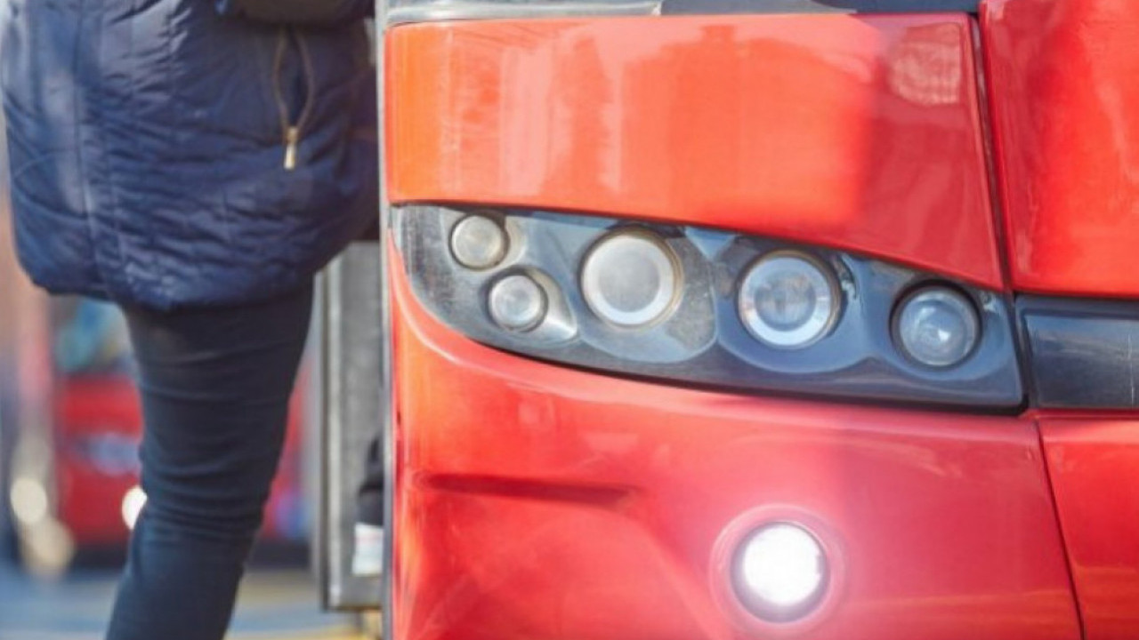ЗАМАЛО КАТАСТРОФА: Сумња се да су аутобусу отказале кочнице