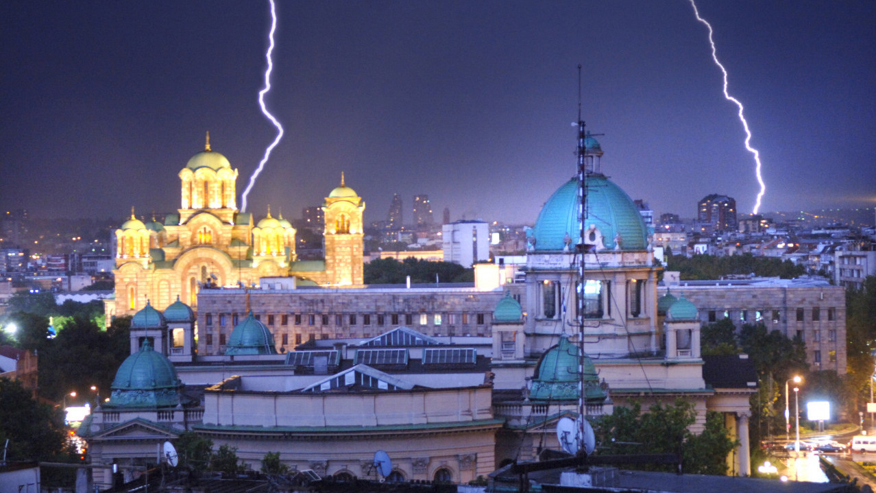 ZA BEOGRAD SU UPALJENA DVA ALARMA: Stiže nam jaka oluja