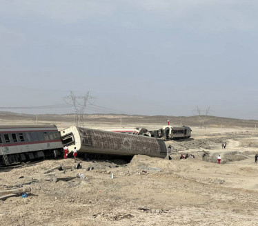 ВЕЛИКА ТРАГЕДИЈА Воз искочио из шина - најмање 17 страдалих