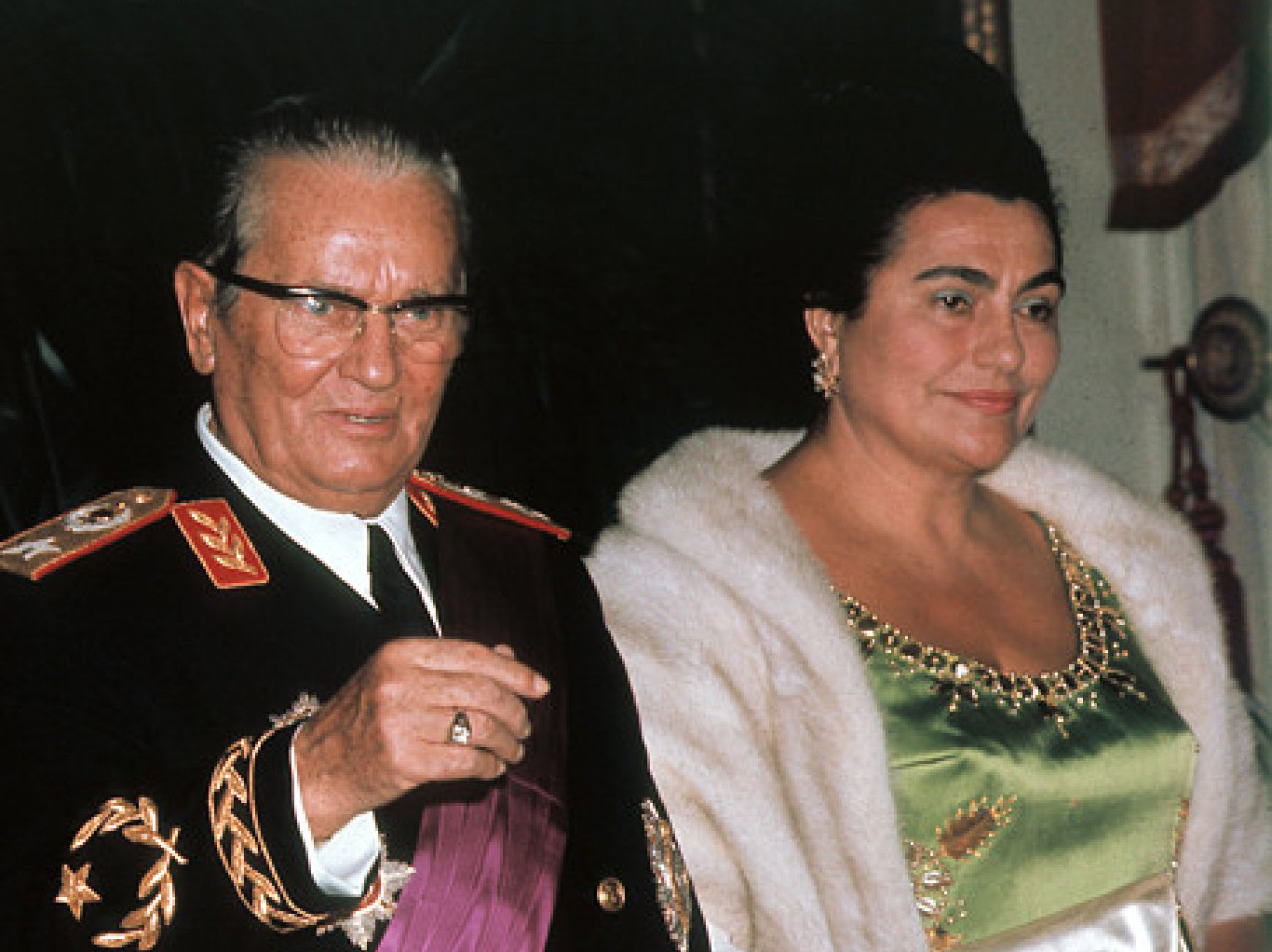 TAJNA ČUVANA DECENIJAMA: Šta otkriva Titov venčani list?