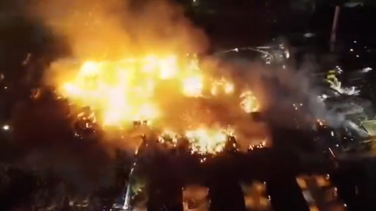GORI FABRIKA: Izgorelo preko 8 tona kartona (FOTO/VIDEO)