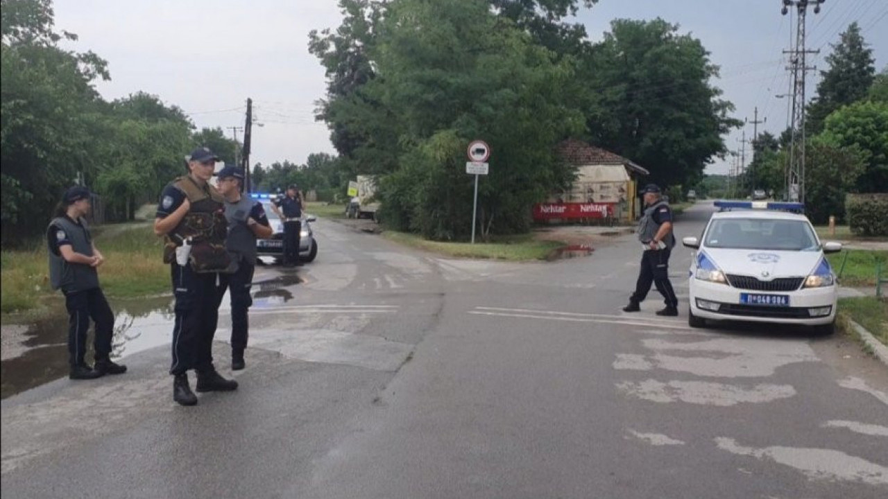 МАСОВНА ТУЧА МИГРАНАТА: Инцидент у Суботици, има повређених