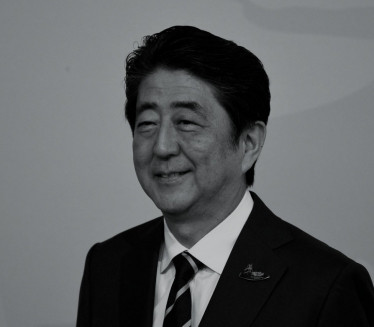 Преминуо бивши премијер Јапана Шинзо Абе