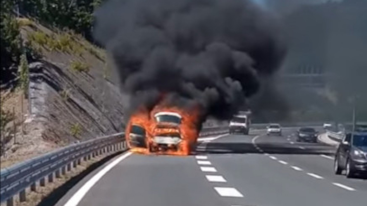 PRESEO IM ODMOR: Srbima izgoreo automobil na auto-putu u CG