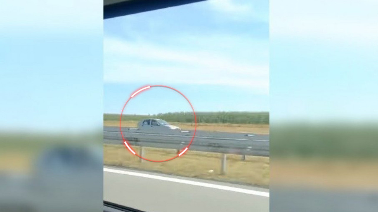 САМОУБИЛАЧКА ВОЖЊА: Погледајте ОВУ бахатост на ауто-путу