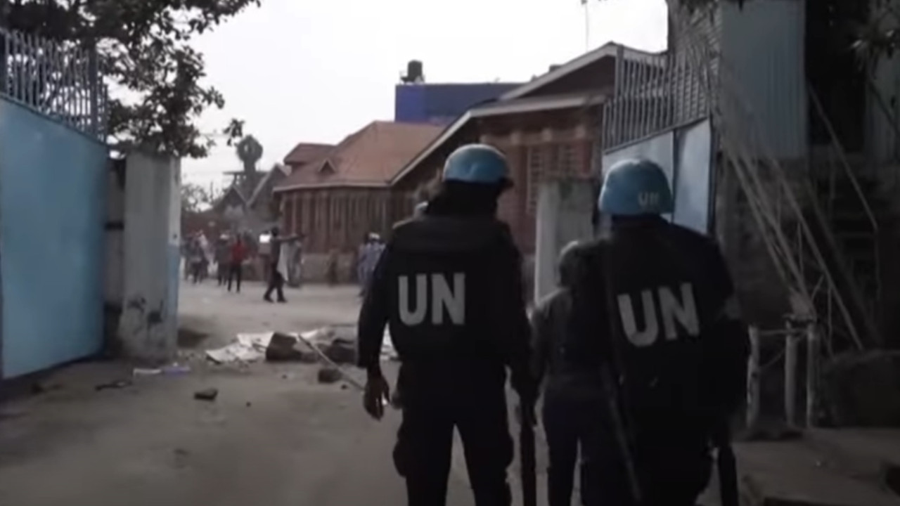KRVAVI PROTESTI U KONGU: Demonstranti oteli oružje i pucali