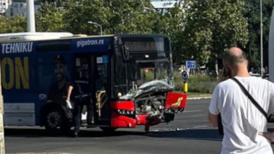 УДЕС НА КРУЖНОМ ТОКУ: Аутобуси стоје на Н. Београду (ВИДЕО)
