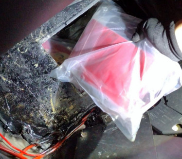 ВЕЛИКА ЗАПЛЕНА: Пронађено 10кг кокаина на Батровцима (ВИДЕО)