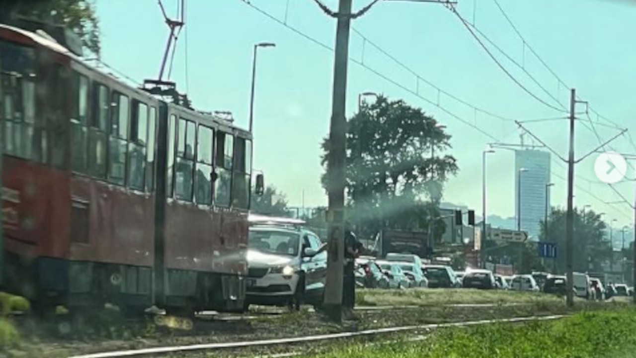 ŽENA SA DETETOM ISPALA IZ TRAMVAJA: Detalji nesreće u BG