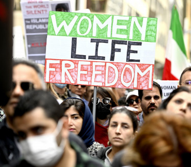BLOKIRALI TEHERAN: Protesti u Iranu ne jenjavaju