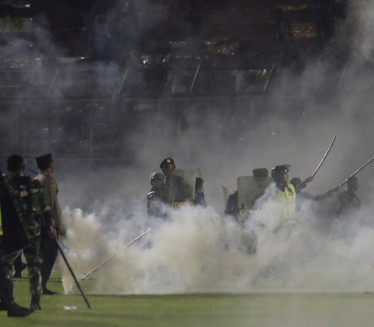 RASTE BROJ ŽRTAVA: Na stadionu poginulo najmanje 174 ljudi