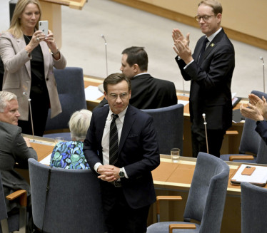 ЈЕДНИ ГА ХВАЛЕ, ДРУГИ КУДЕ: Ко је нови шведски премијер?