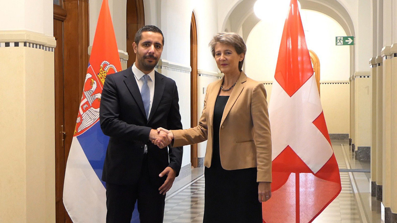 МОМИРОВИЋ ИЗ ШВАЈЦАРСКЕ: У плану набавка нових возова