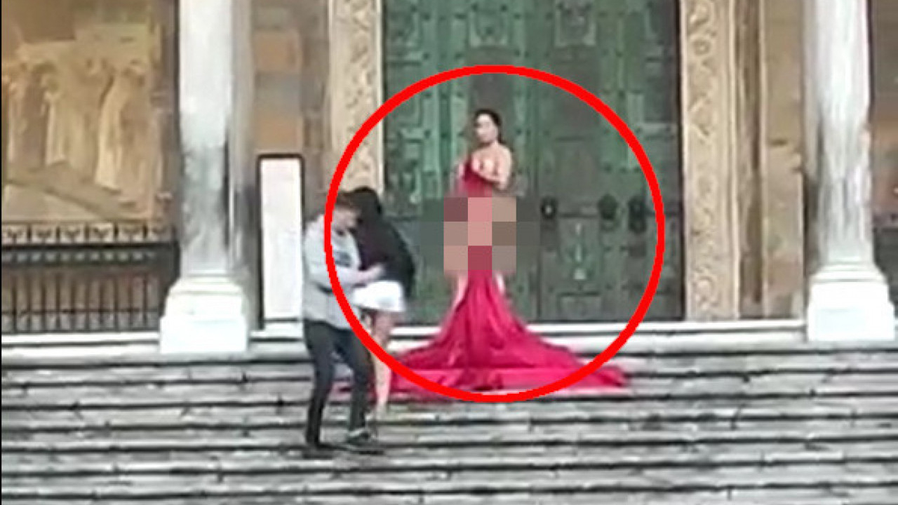 Slikala se GOLA ispred katedrale, meštani BESNI (VIDEO)