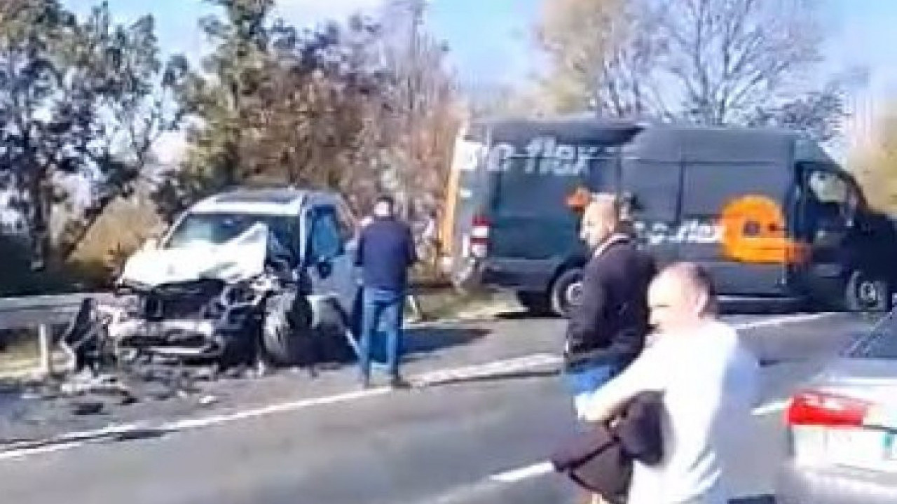 TEŠKA SAOBRAĆAJKA KOD MLADENOVCA Vozač pobegao sa lica mesta