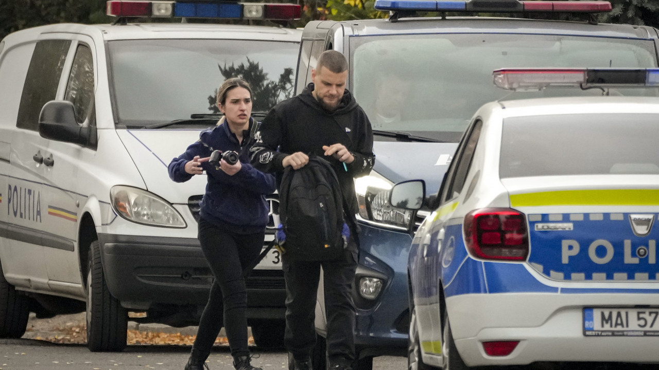 ДЕВОЈЧИЦА (5) ПАЛА СА ПЕТОГ СПРАТА: Играла се са јелком