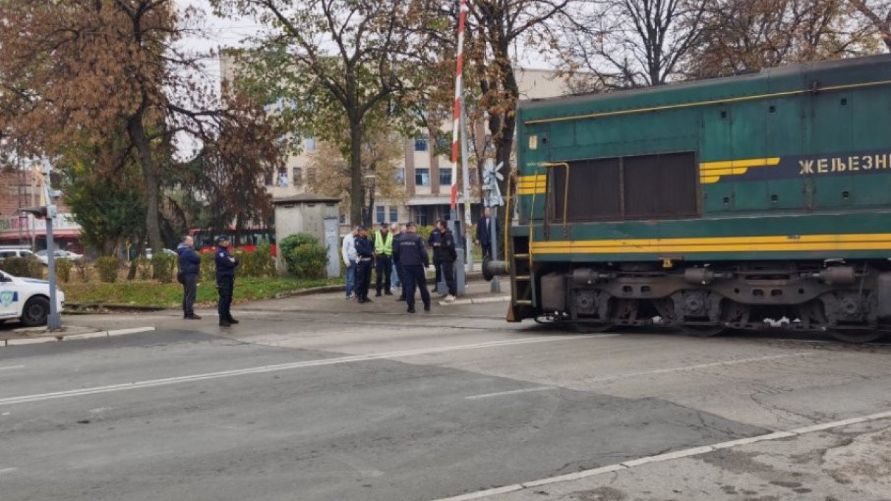 Познато стање дечака (15) ког је ударио воз у Нишу