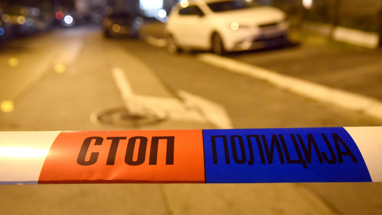 МУШКАРАЦ УМРО НА УЛИЦИ: Срушио се насред тротоара