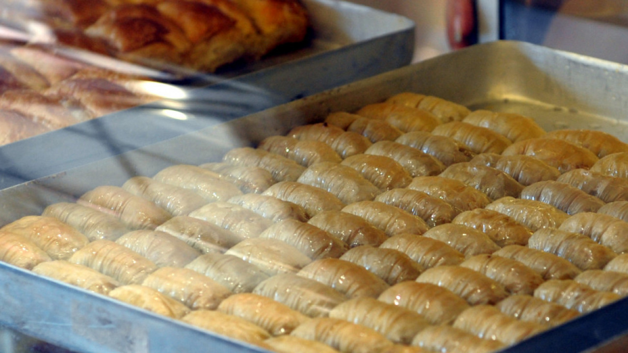 BAKLAVA SA MAKOM: Topi se u ustima