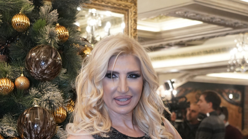 PRAZNICI MOGU BITI DEPRESIVNI: Na današnji dan ne krije tugu!