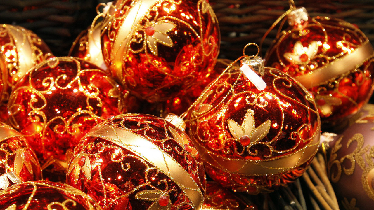 Разбила је украсну куглу, а у њој затекла УЖАС