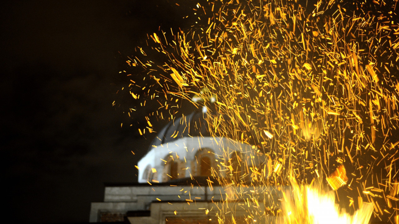 BUDITE ORIGINALNI: Najlepše poruke za Badnji dan i Badnje veče