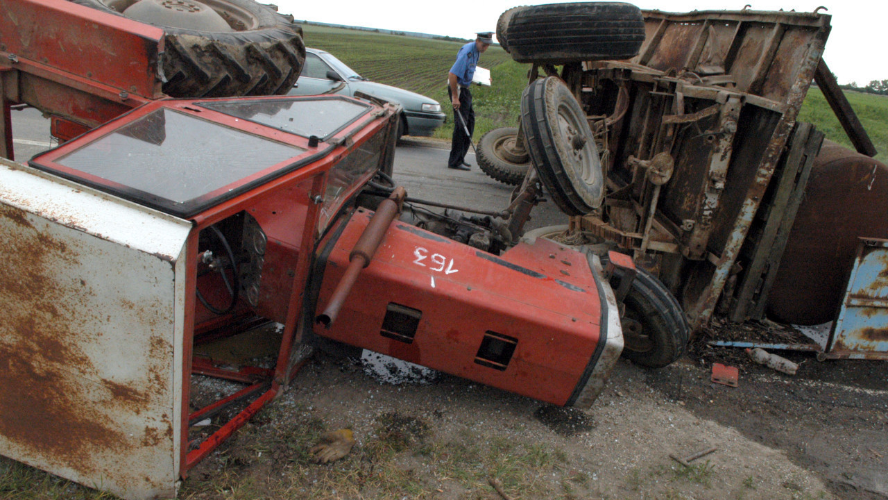 TRAGEDIJA KOD BLACA: U sudaru poginuo traktorista