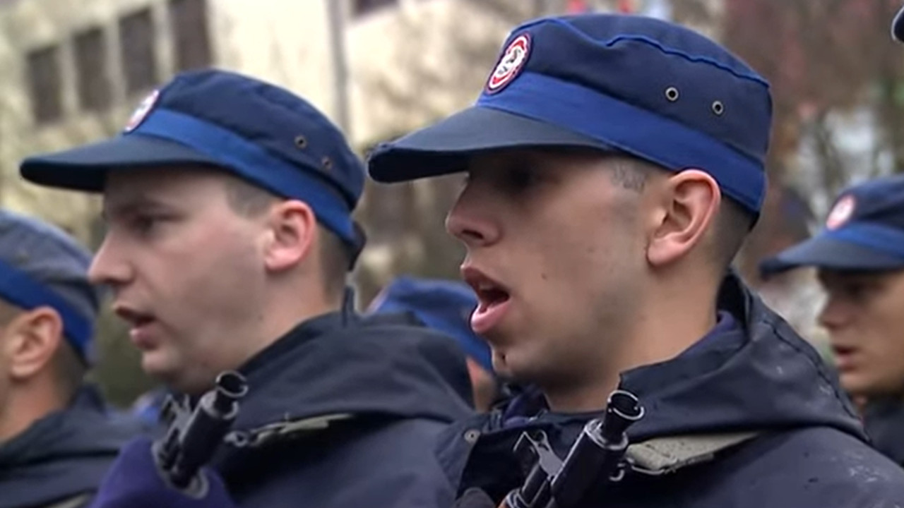 ЗАГРМЕЛО ИСТОЧНО САРАЈЕВО: Полиција РС певала "Пукни зоро"