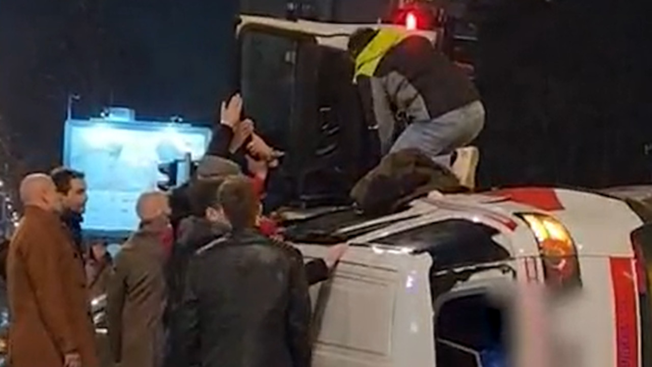 OSTAO ZAGLAVLJEN: Prevrnuto Oko sokolovo na NBG (VIDEO)