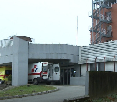 OVA GOSPOĐA NE DIŠE: Gledala kako daju infuziju mrtvoj ženi