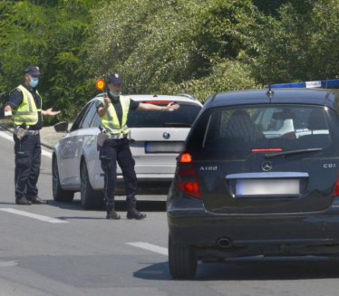 TEŽAK UDES: Povređena policajka dok je regulisala saobraćaj