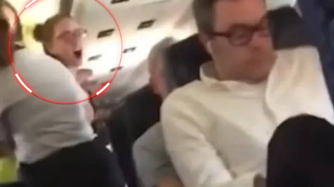 Raskinuo sa devojkom U AVIONU, usledile scene UŽASA