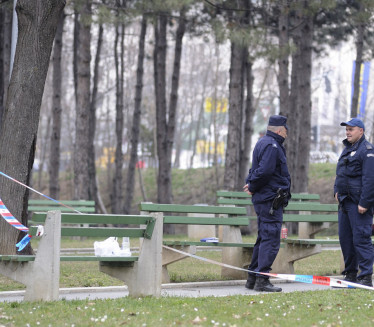 ХОРОР НА КАРАБУРМИ: У парку пронађено тело девојке (25)
