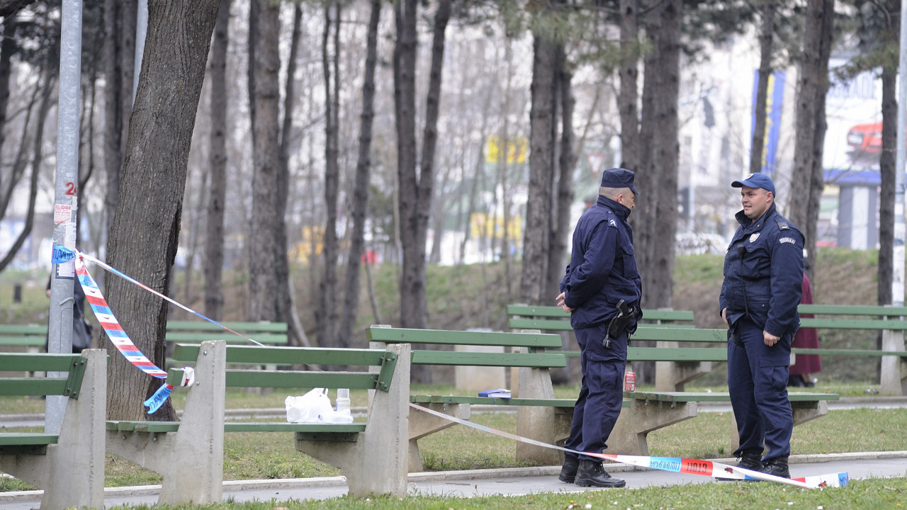 ХОРОР НА КАРАБУРМИ: У парку пронађено тело девојке (25)