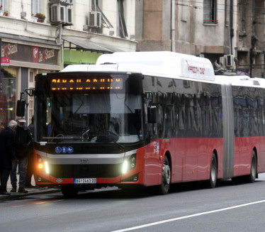 DRAMA NA BANJICI: Beograđanku spopadao manijak u prevozu