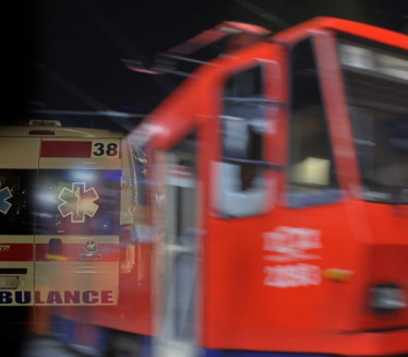 UŽAS U CENTRU BEOGRADA: Žena ispala iz tramvaja