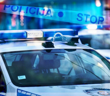 AUTOMOBIL SLETEO U KANAL: Jedna osoba povređena u nesreći