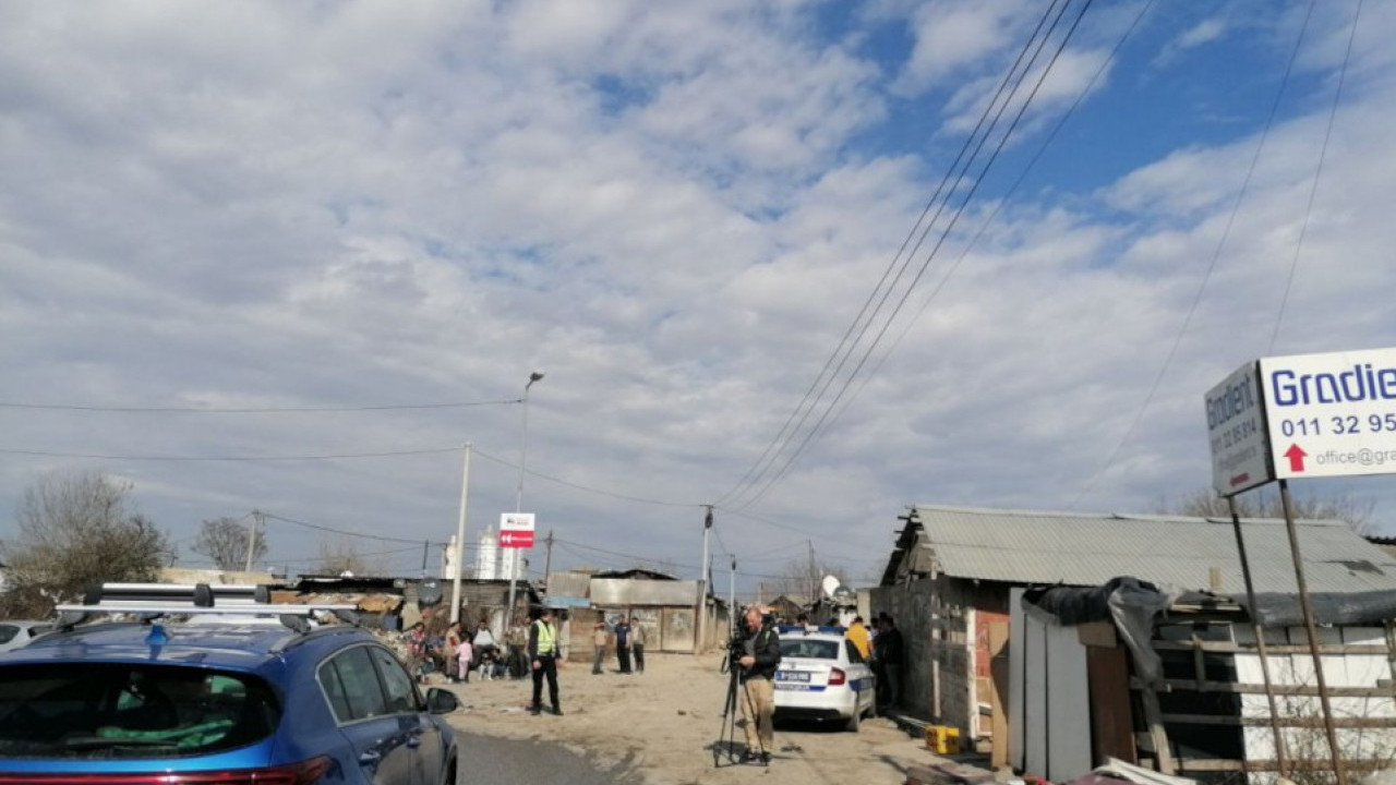 PRVE SLIKE: Vozač krenuo u rikverc i pregazio devojčicu FOTO