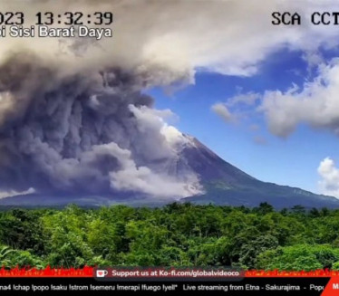 ЈЕЗИВЕ СЛИКЕ ИНДОНЕЗИЈЕ Ерупција вулкана, 7км пепела (ВИДЕО)