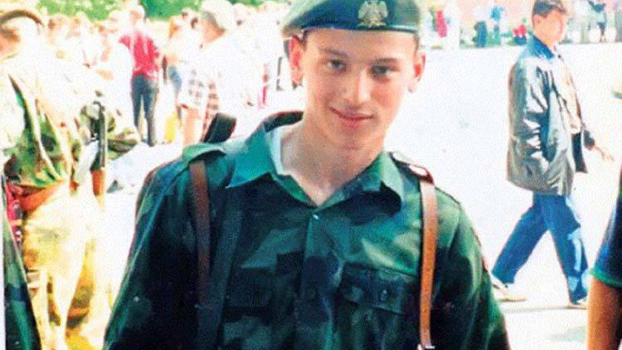 PAMTIMO HEROJE: Vladimir je 1999. iz škole otišao u rat