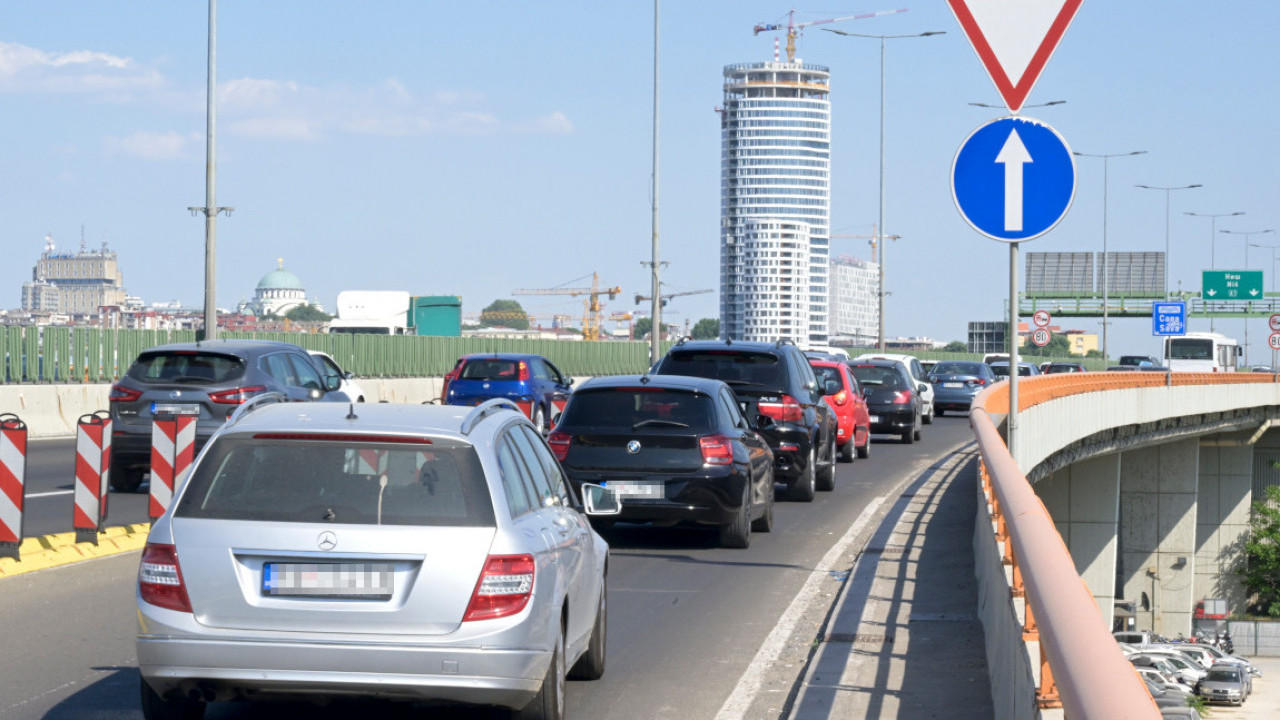 VOZAČI, STRPLJIVO: Pojačan intezitet saobraćaja u Srbiji