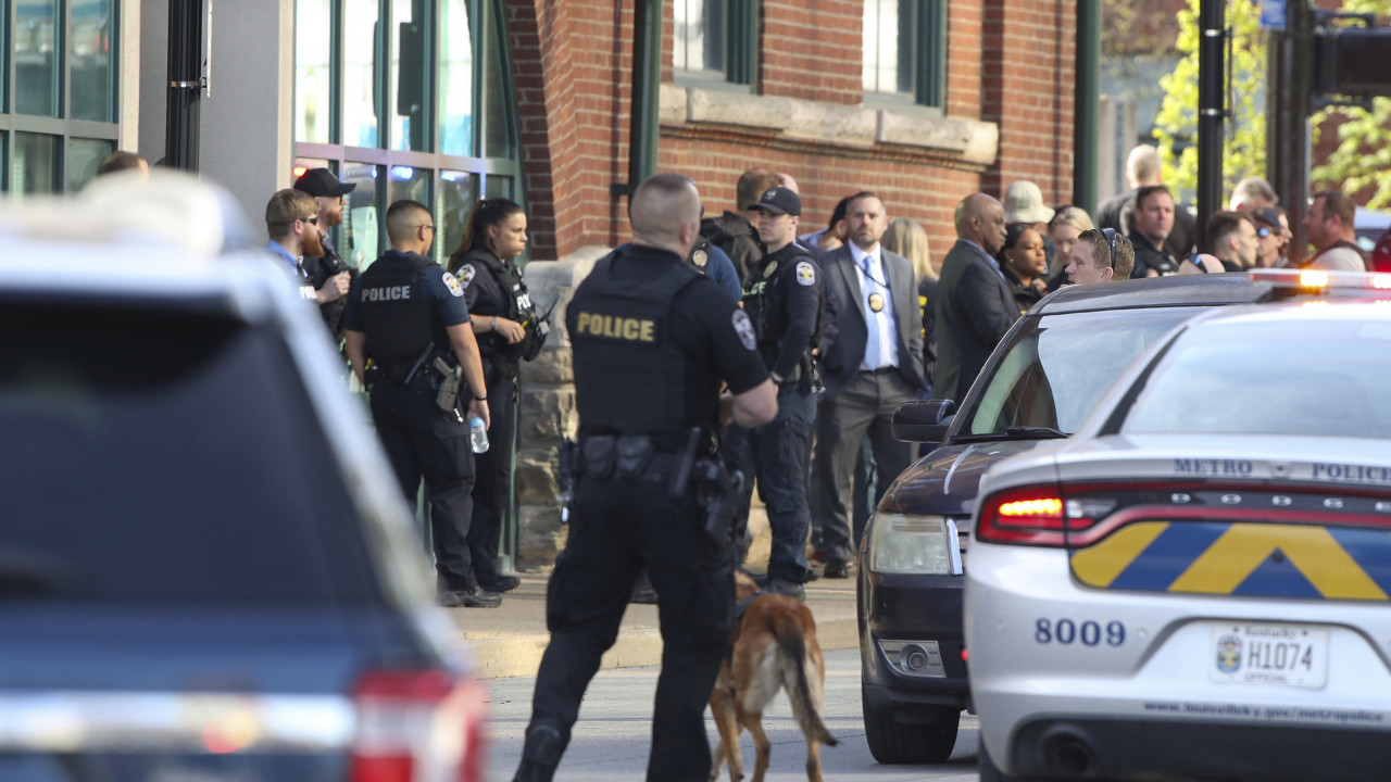 ALARMANTNO Pucnjava u Teksasu, policija opkolila tržni centar