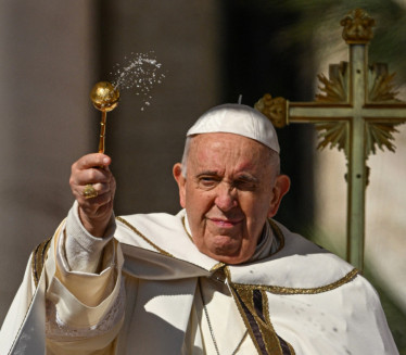 ПОГОРШАНО ЗДРАВСТВЕНО СТАЊЕ: Папа Фрања хоспитализован