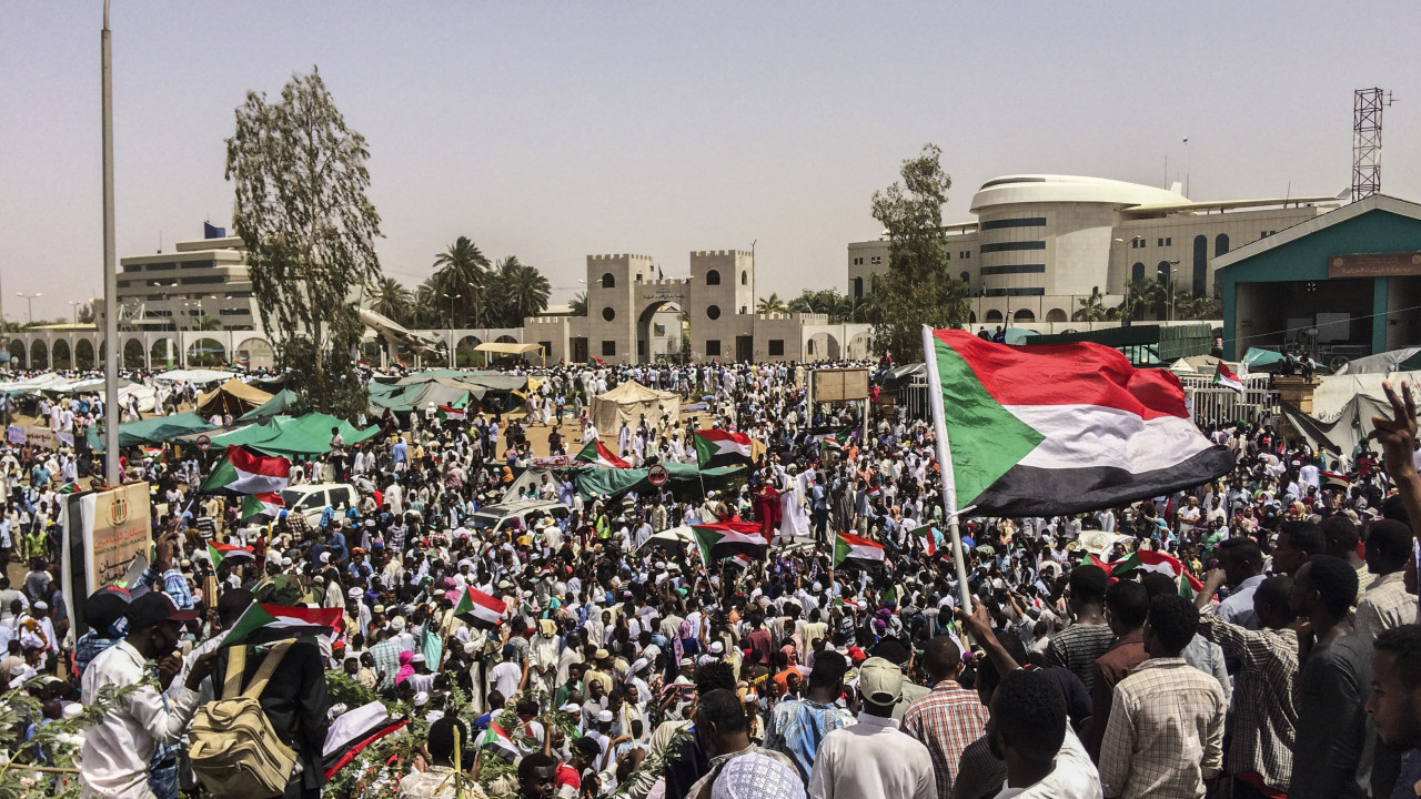 SUDANSKI KONZUL O RATU: "Nemoguće je da Srbi napuste Sudan"