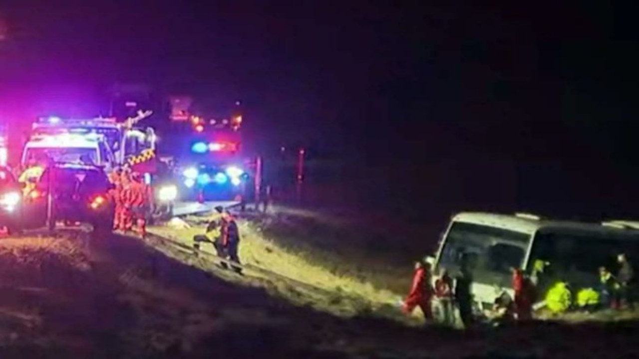 AUTOBUS SLETEO SA LITICE: Najmanje 18 ljudi poginuli u Meksiku