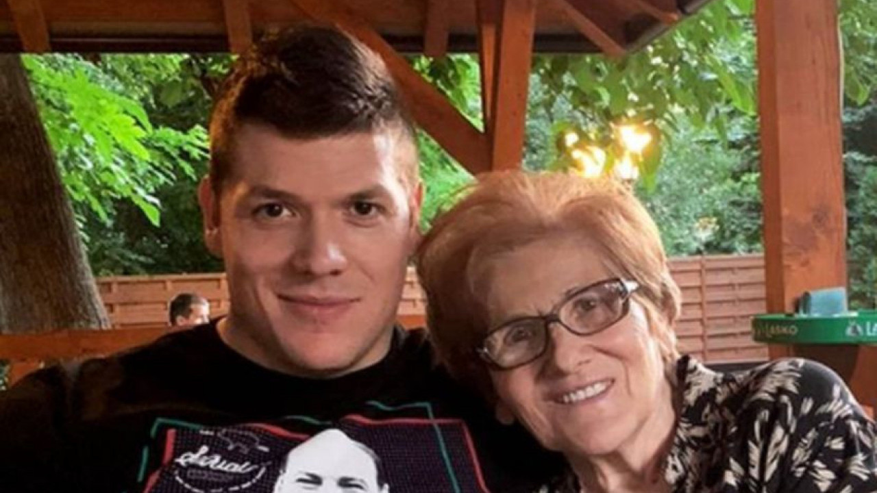 SLOBA NIJE JEDINAC: Pevačeva majka otkrila nepoznate detalje