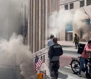 ГОРИ ЧУВЕНА ЗГРАДА: Симбол Њујорка у пламену - драма у САД