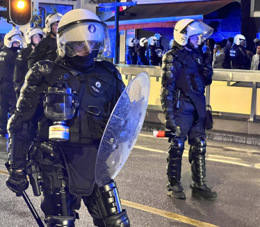 СЛЕДИ ОПСАДА ПАРИЗА: Мобилисано 15.000 полицајаца