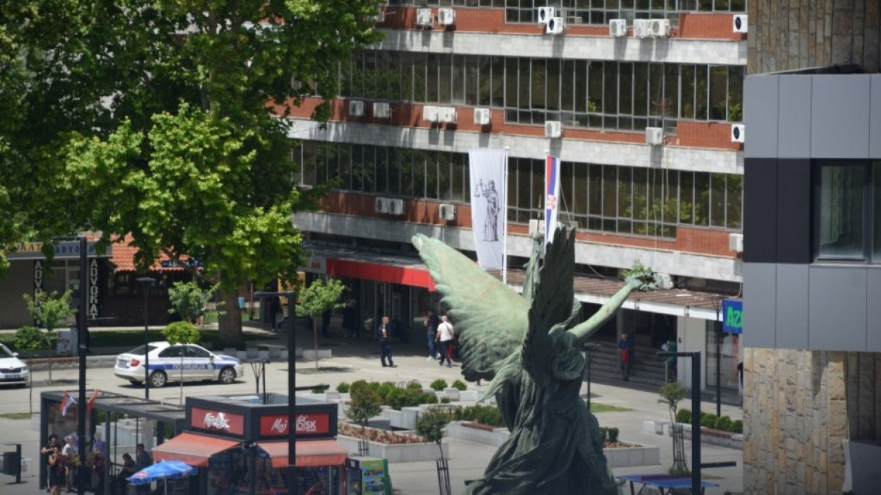 ДРАМА У КРУШЕВЦУ: Дојаве о бомбама у суду и тужилаштву