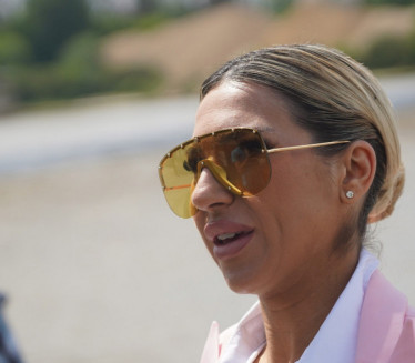OSTAVILA STAN BIVŠEM: Jovana roni suze u jutarnjem